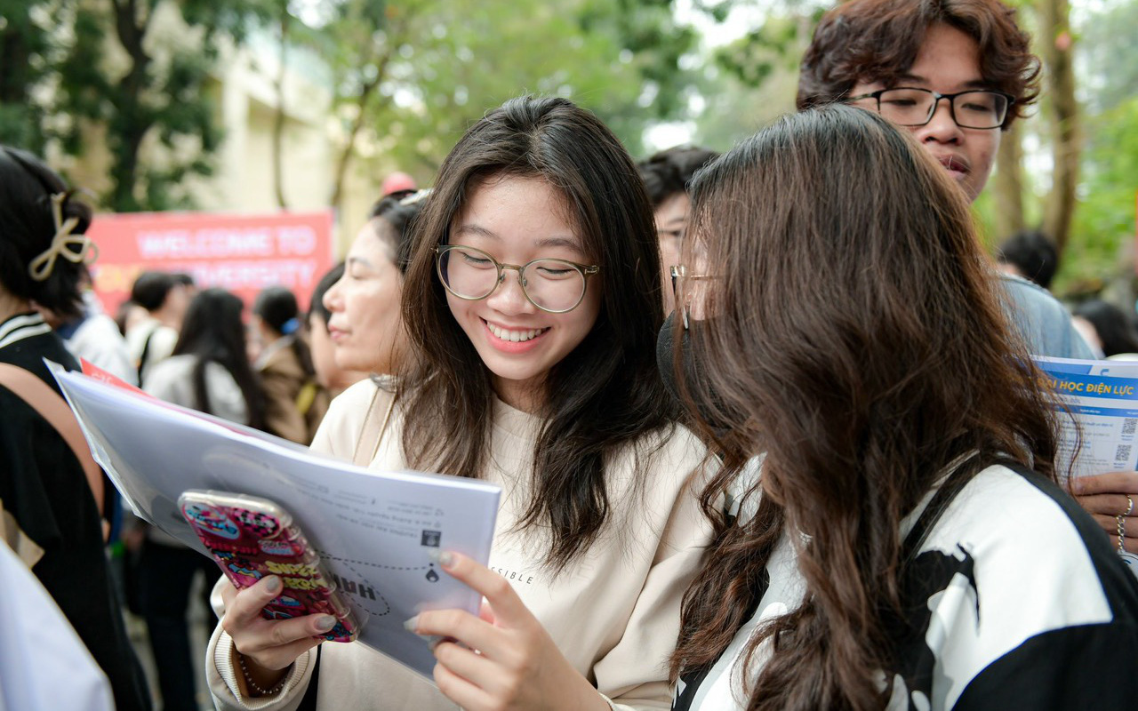 Hơn 11.000 thí sinh thi đánh giá năng lực Trường đại học Sư phạm Hà Nội- Ảnh 12. Thí sinh đăng ký thi đánh giá năng lực của Trường đại học Sư phạm Hà Nội tăng hơn 2 lần