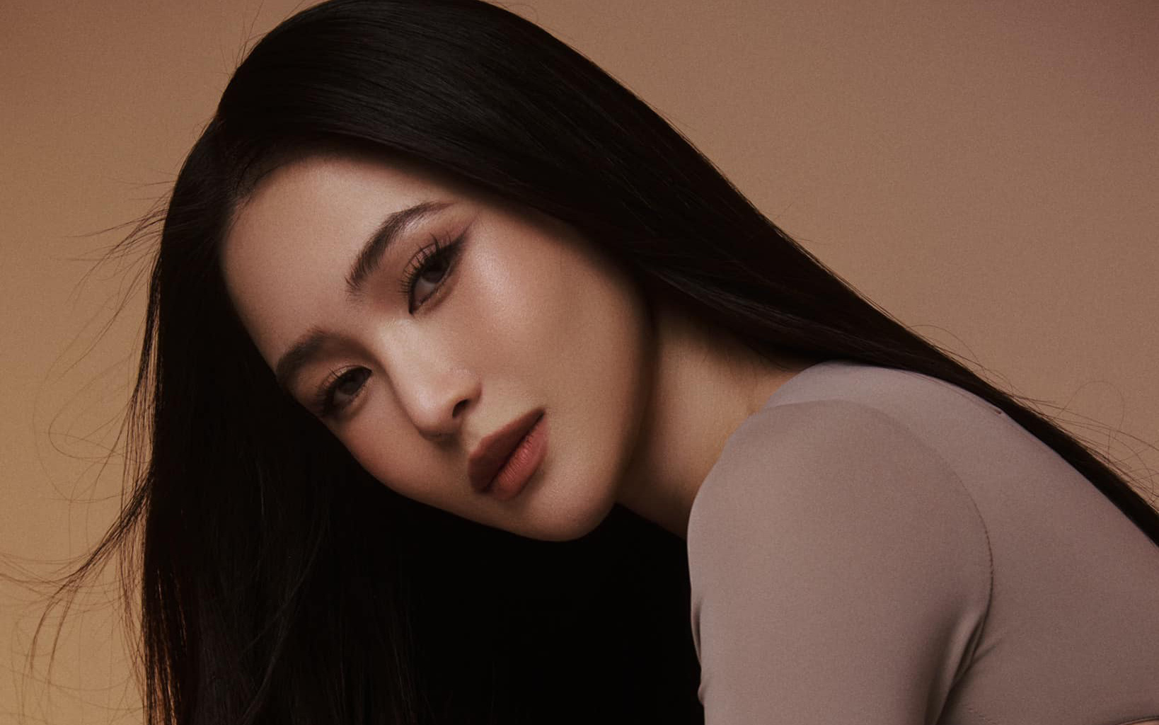 Ca sĩ Hương Tràm buộc hủy mini show ở Hà Nội vì mưa to- Ảnh 5. Ca sĩ Hương Tràm bác tin đồn sang Mỹ sinh con, háo hức sắp hát ở Hà Nội