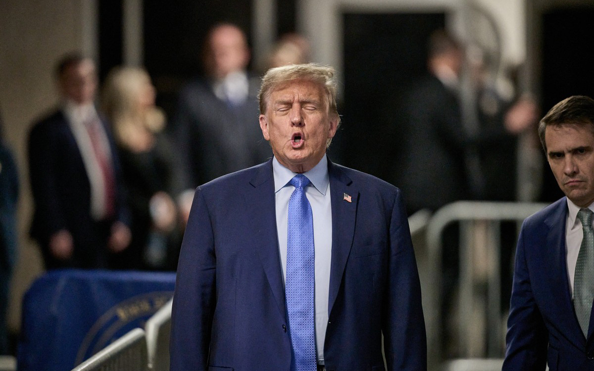 Thăm dò bầu cử Mỹ: Ông Biden dẫn trước ông Trump chỉ 1 điểm; cử tri bình dân thích ông Trump- Ảnh 2. Nếu bị kết án, ông Trump có hết đường vào Nhà Trắng?