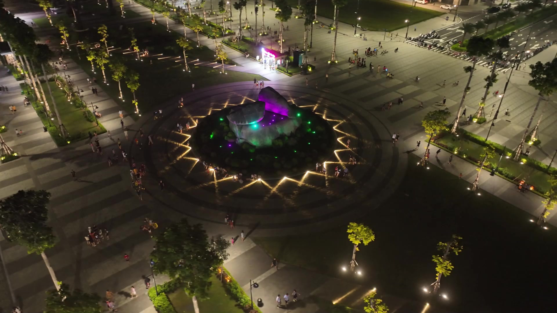 Một góc quảng trường biển Sầm Sơn vào buổi tối - Ảnh: Sun Group cung cấp