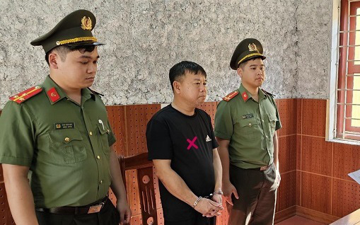 'Nổ' quen lãnh đạo Bộ Công an, lừa chạy án tiền tỉ- Ảnh 2. Bắt khẩn cấp người
