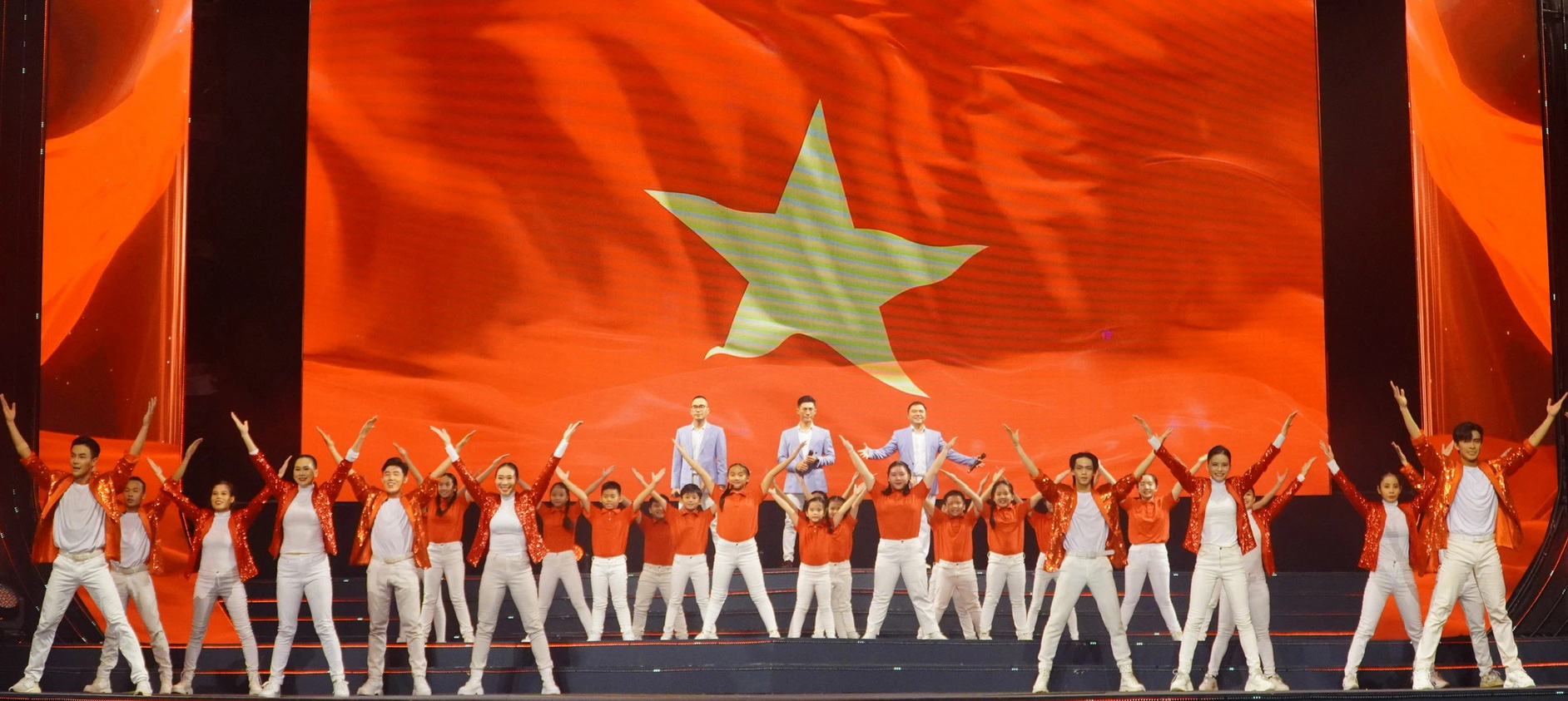 បទចម្រៀង  Ca khúc