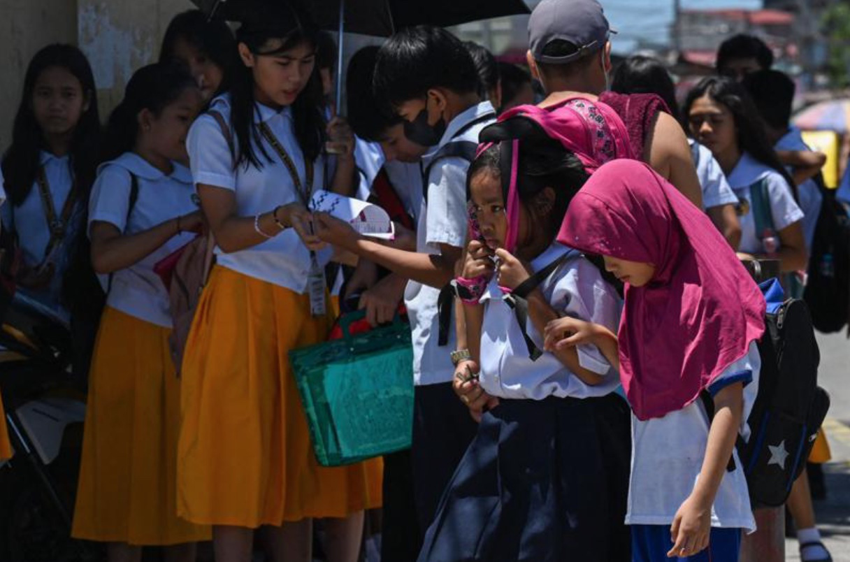 Nhiều nước châu Á tiếp tục đóng cửa trường học vì nắng nóng- Ảnh 4. Philippines đóng tiếp cửa trường học, Lào xem xét cho học sinh nghỉ vì nắng nóng