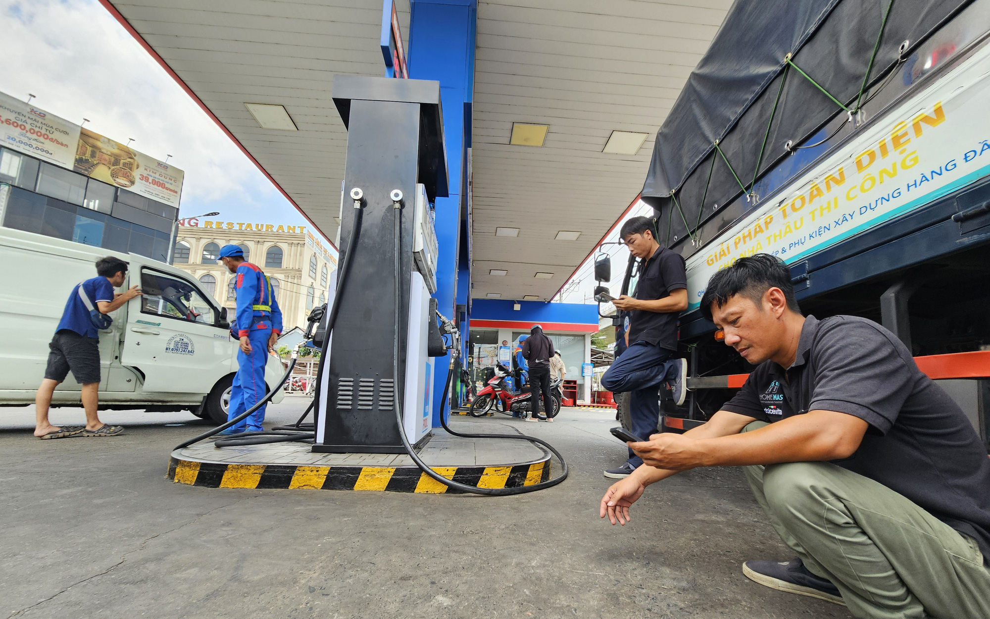 Tất cả cây xăng dầu xuất hóa đơn điện tử tuần tới, sẽ mở rộng ra nhiều dịch vụ khác- Ảnh 2. PVOIL đã cấp lại hóa đơn điện tử, app dự kiến tái hoạt động ngày mai