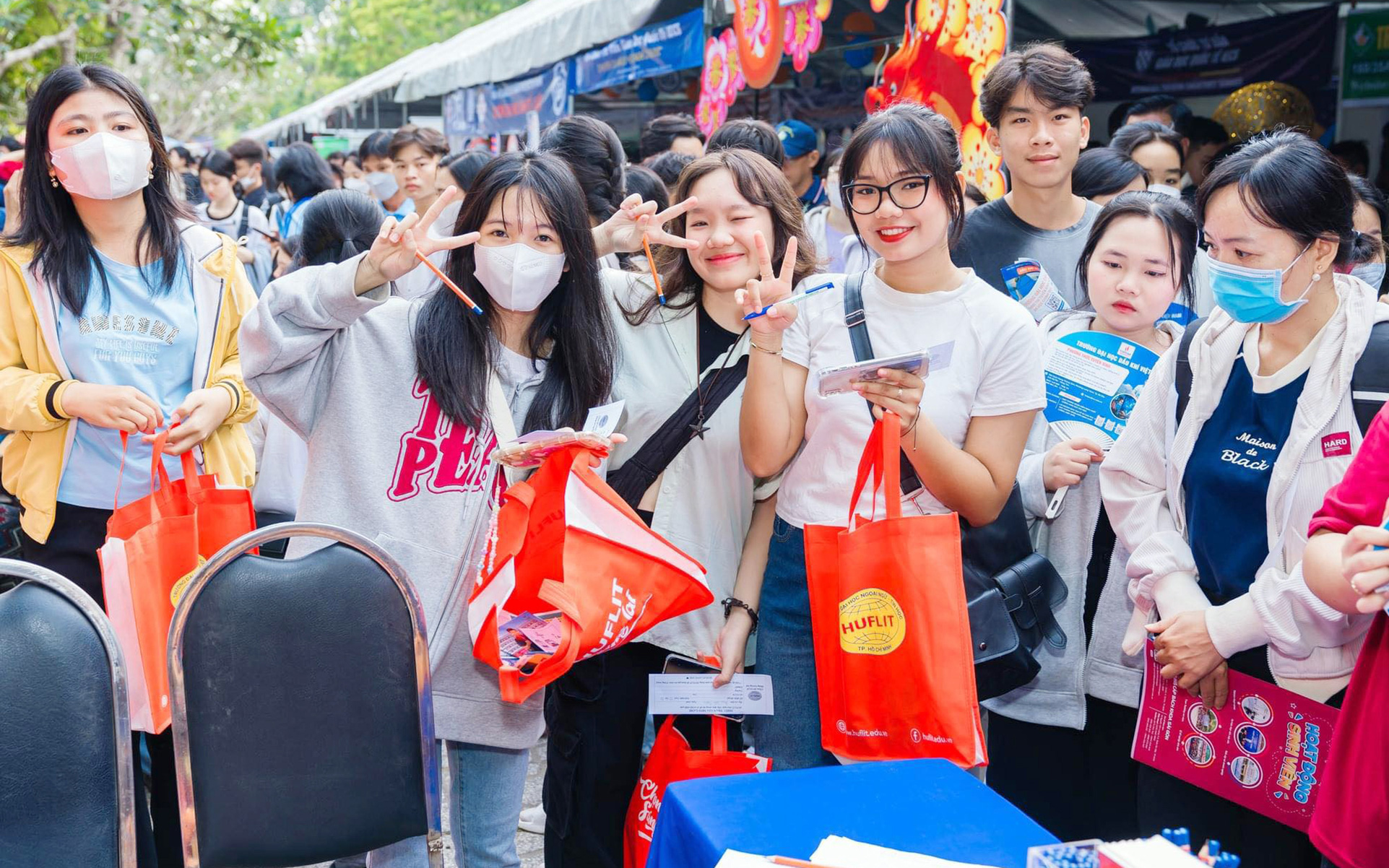 Nhiều trường đại học y dược công bố học phí kiểu đánh đố thí sinh- Ảnh 3. Học phí đại học: Trường tăng gấp đôi, trường không tăng