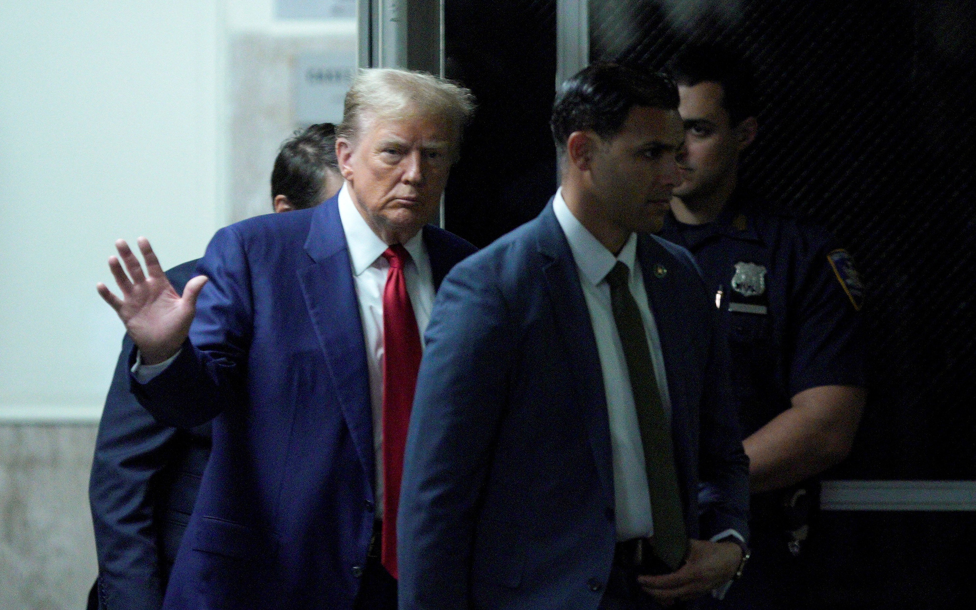 Thẩm phán dọa bỏ tù ông Trump vì tội nói nhiều- Ảnh 2. Thẩm phán Tòa án Manhattan nói ông Trump bị phạt 9.000 USD là quá ít