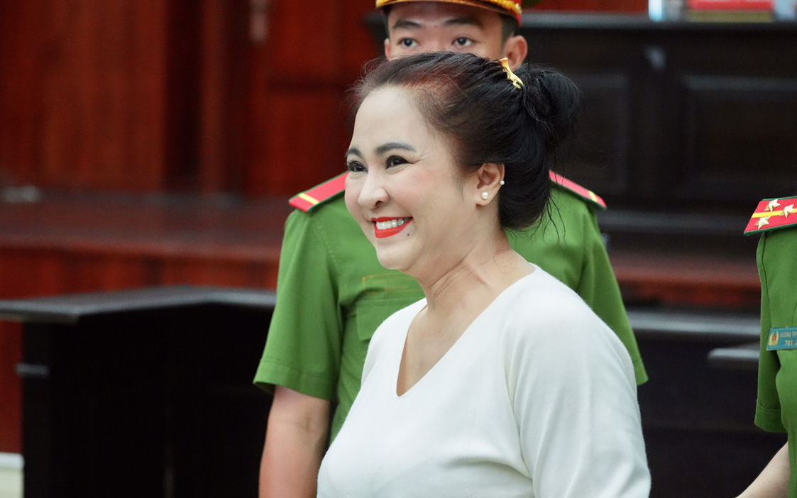 Bà Nguyễn Phương Hằng: