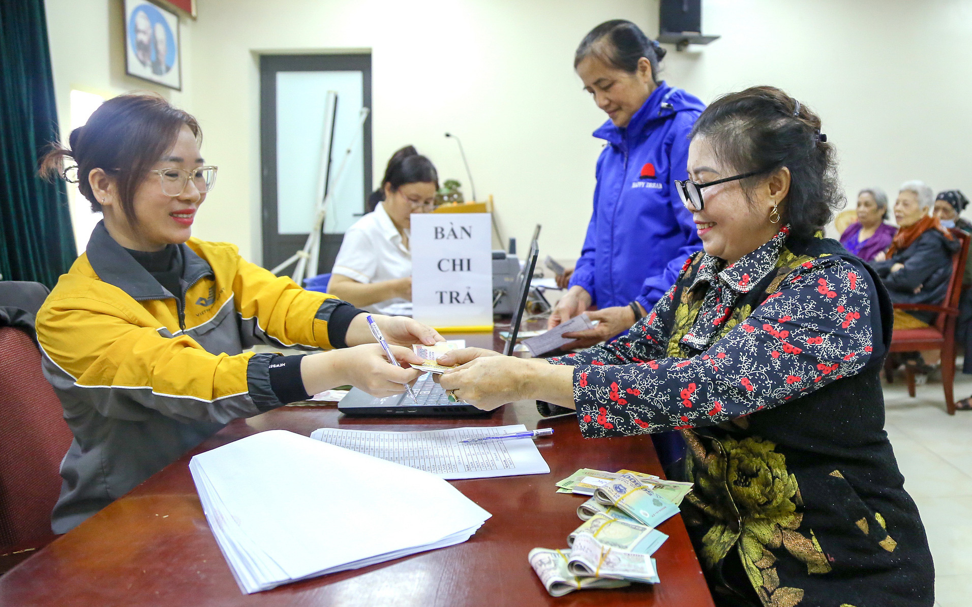 Đề xuất tăng lương hưu, trợ cấp bảo hiểm xã hội 15%, cao nhất từ trước đến nay- Ảnh 4. Lương hưu nên tăng bao nhiêu để đủ sống?