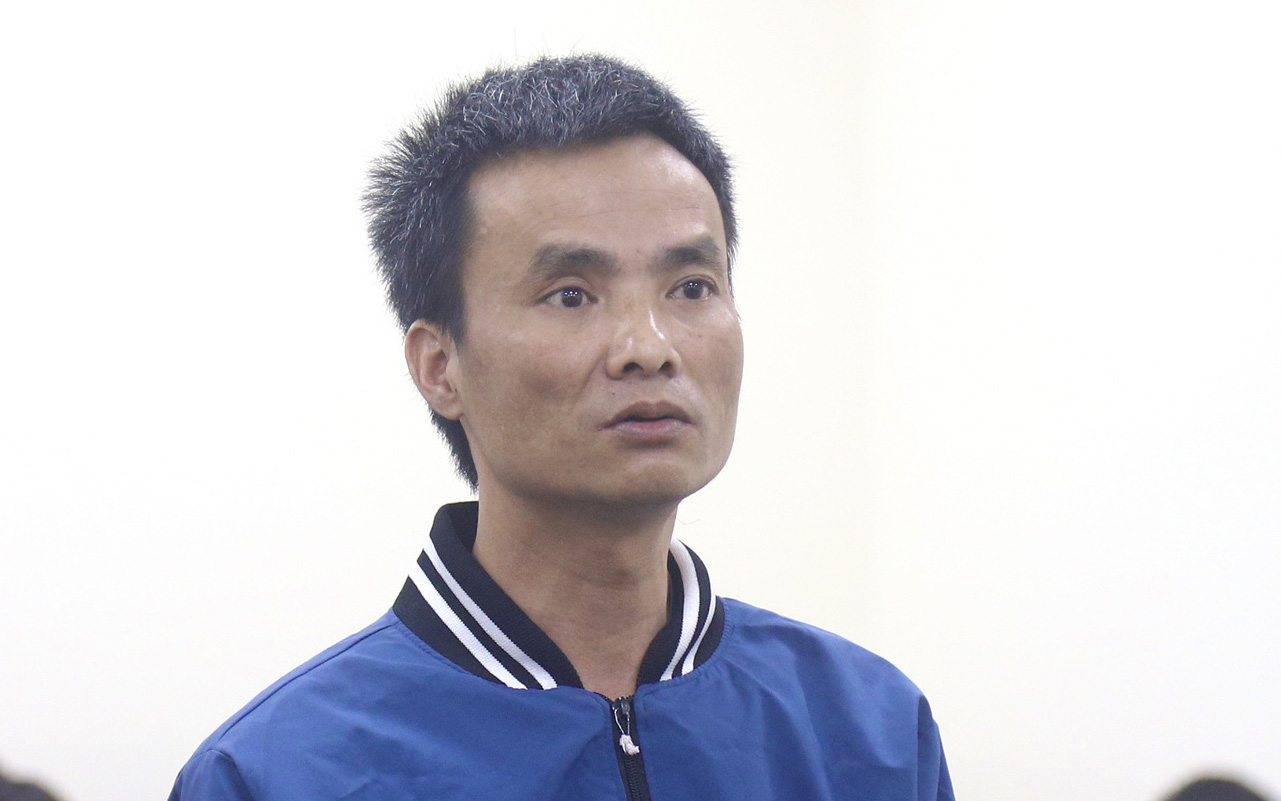 Tài xế tông chết bảo vệ khu đô thị vì bị khóa bánh xe: 'Tôi uống rượu nhưng không say'- Ảnh 4. Tài xế hầu tòa vì tông chết bảo vệ khu đô thị sau mâu thuẫn khóa bánh xe ô tô