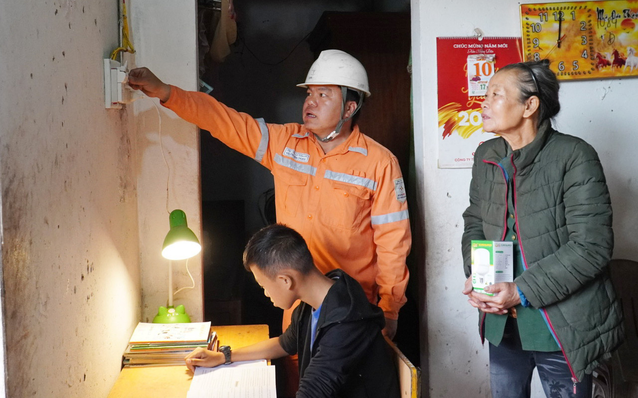 Giá điện tính như gói cước viễn thông, Bộ Công Thương trả lời việc ai được lợi- Ảnh 3. Giá điện tính như cước điện thoại, EVN đề xuất thí điểm năm nay?