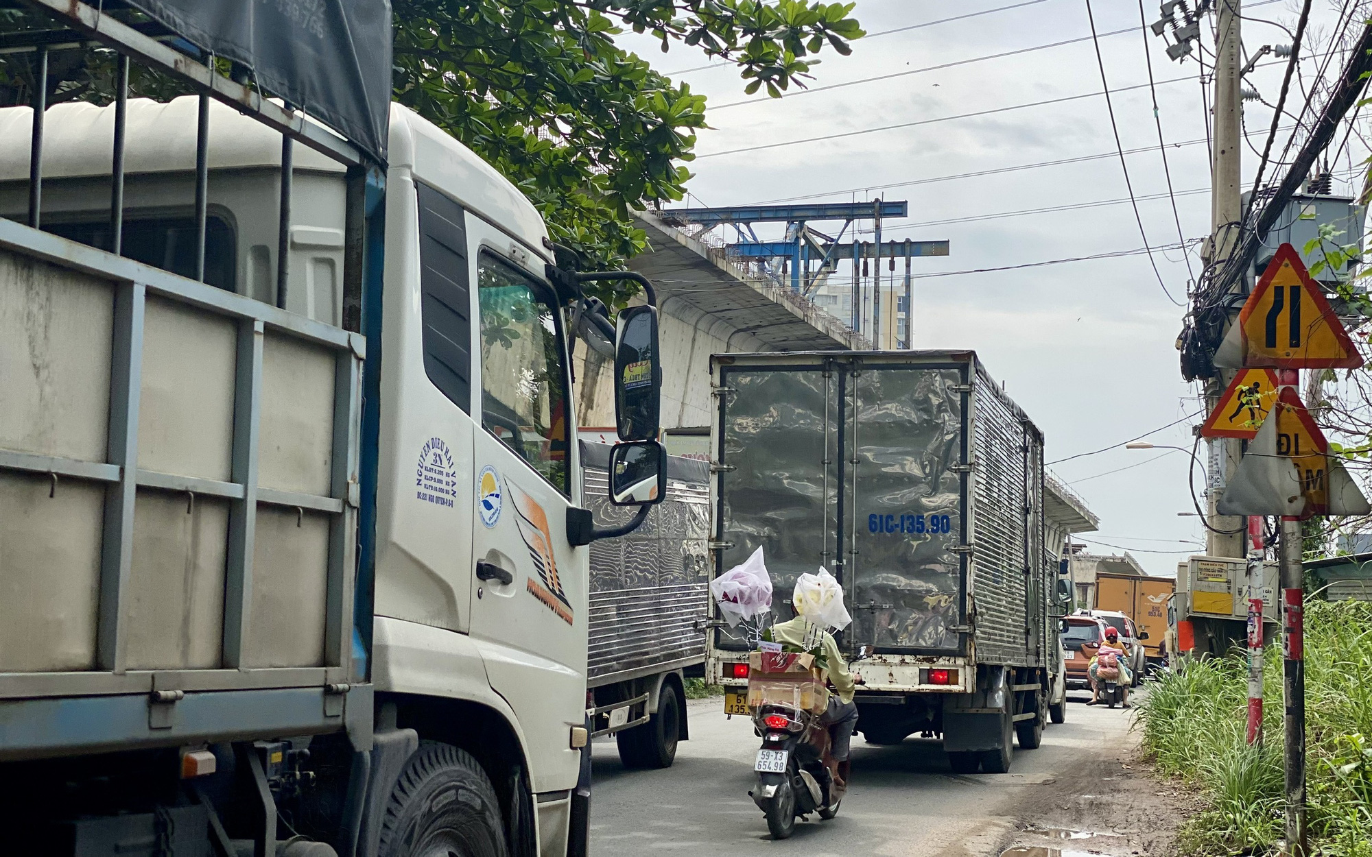 Xe khách bị thu hồi phù hiệu sau 30 ngày mới được cấp lại- Ảnh 5. TP.HCM xử lý hơn 1.700 đơn vị vận tải chưa nộp phù hiệu, biển hiệu bị thu hồi