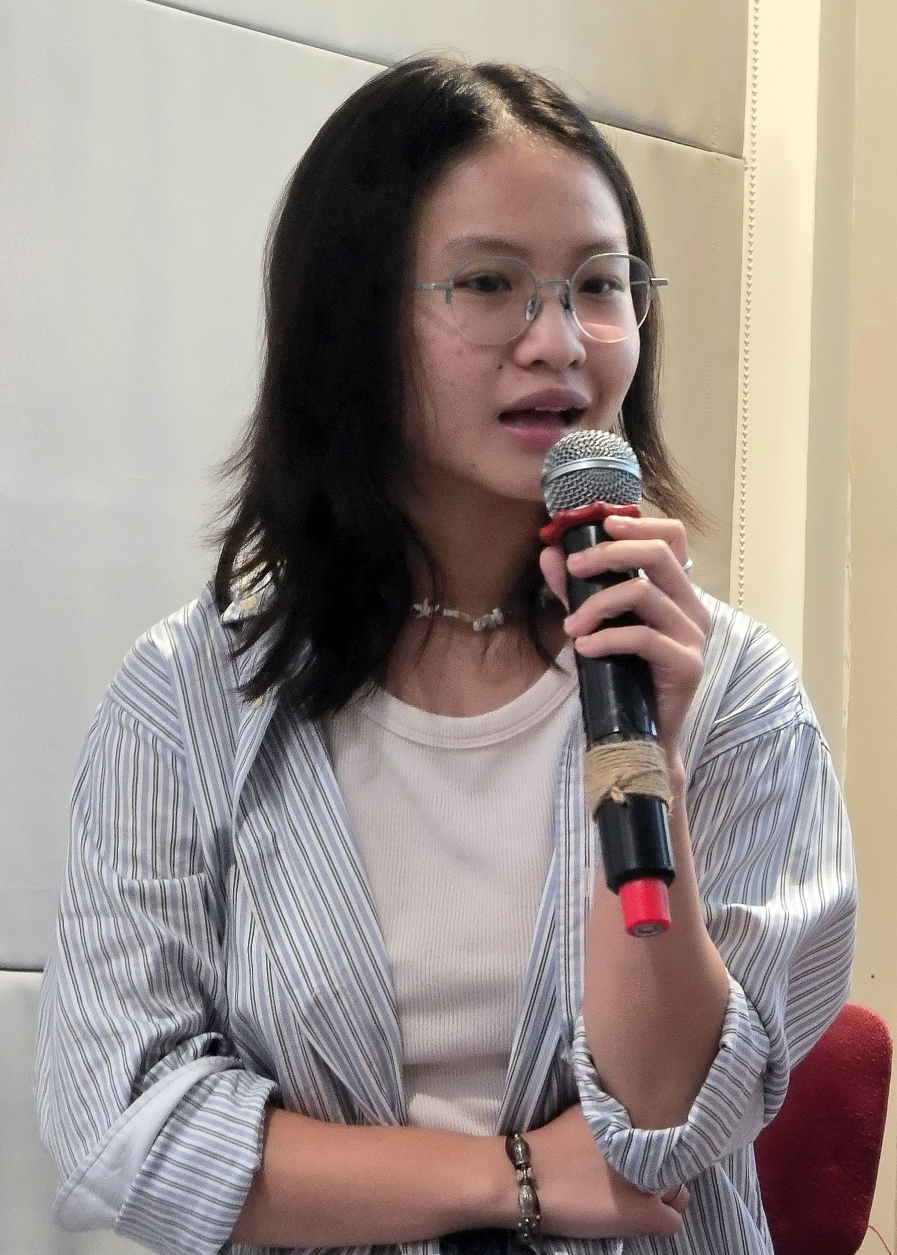 کارگردان جوان، توک آن، دختر هنرمند مردمی، کنگ لی، درباره فیلم میگوید - عکس: MI LY Đạo diễn trẻ Thục Anh, con gái NSND Công Lý, chia sẻ về bộ phim - Ảnh: MI LY