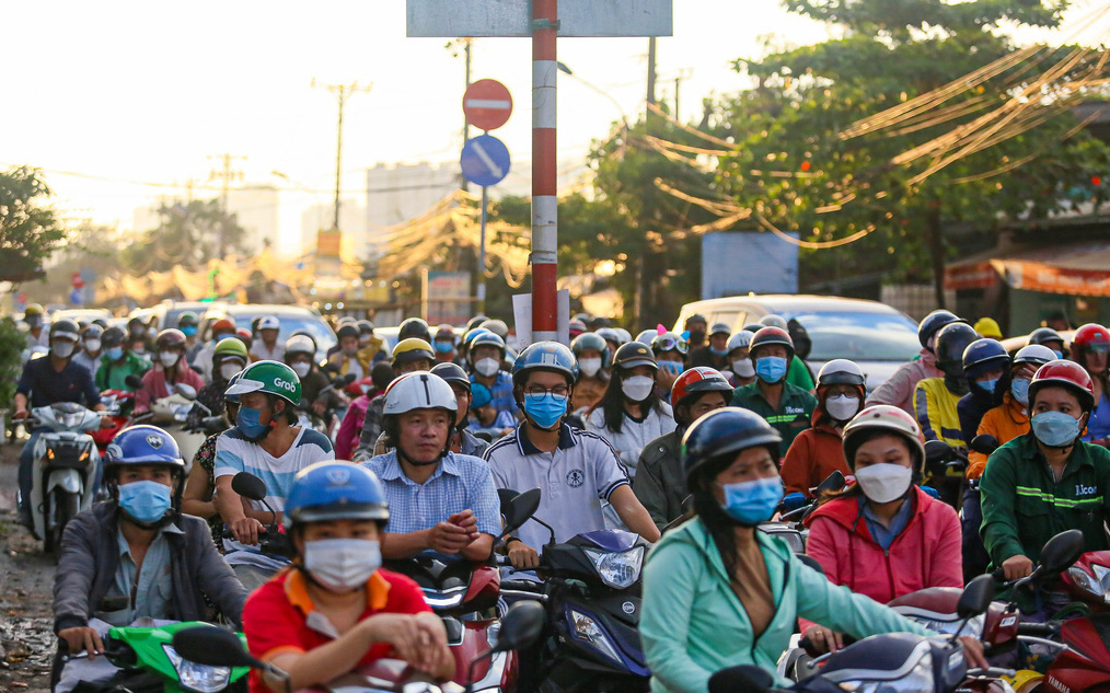 Tin tức sáng 12-5: Thất thu doanh số bán bảo hiểm, ngân hàng lãi cao nhờ đâu?- Ảnh 17. Tin tức sáng 11-5: Điều chỉnh đi lại ở nút giao An Phú; Ngân hàng tăng vay nợ qua trái phiếu