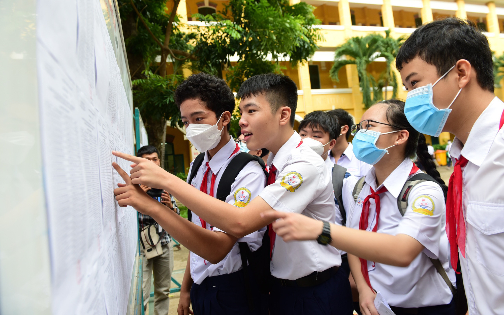 Thầy cô nấu ăn giúp học sinh ôn thi tại trường- Ảnh 4. Cả nước có hơn 1 triệu thí sinh đăng ký dự thi tốt nghiệp THPT 2024