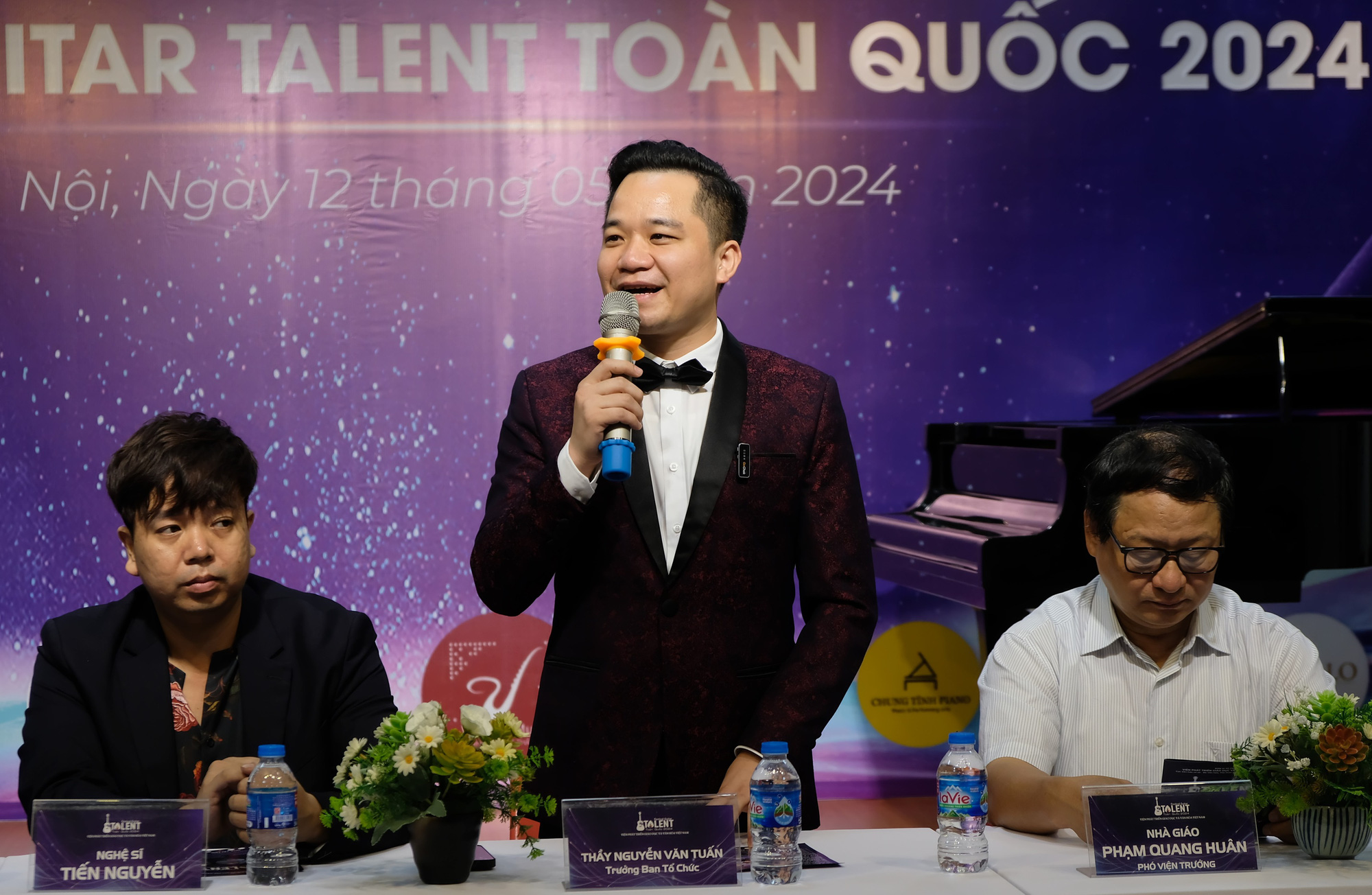 Nguyen Van Tuan úr arra kérte a szülőket, hogy legyenek éberek és kerüljék a megtévesztést - Fotó: DAU DUNG Ông Nguyễn Văn Tuấn kêu gọi phụ huynh cảnh giác, tránh bị lừa - Ảnh: ĐẬU DUNG