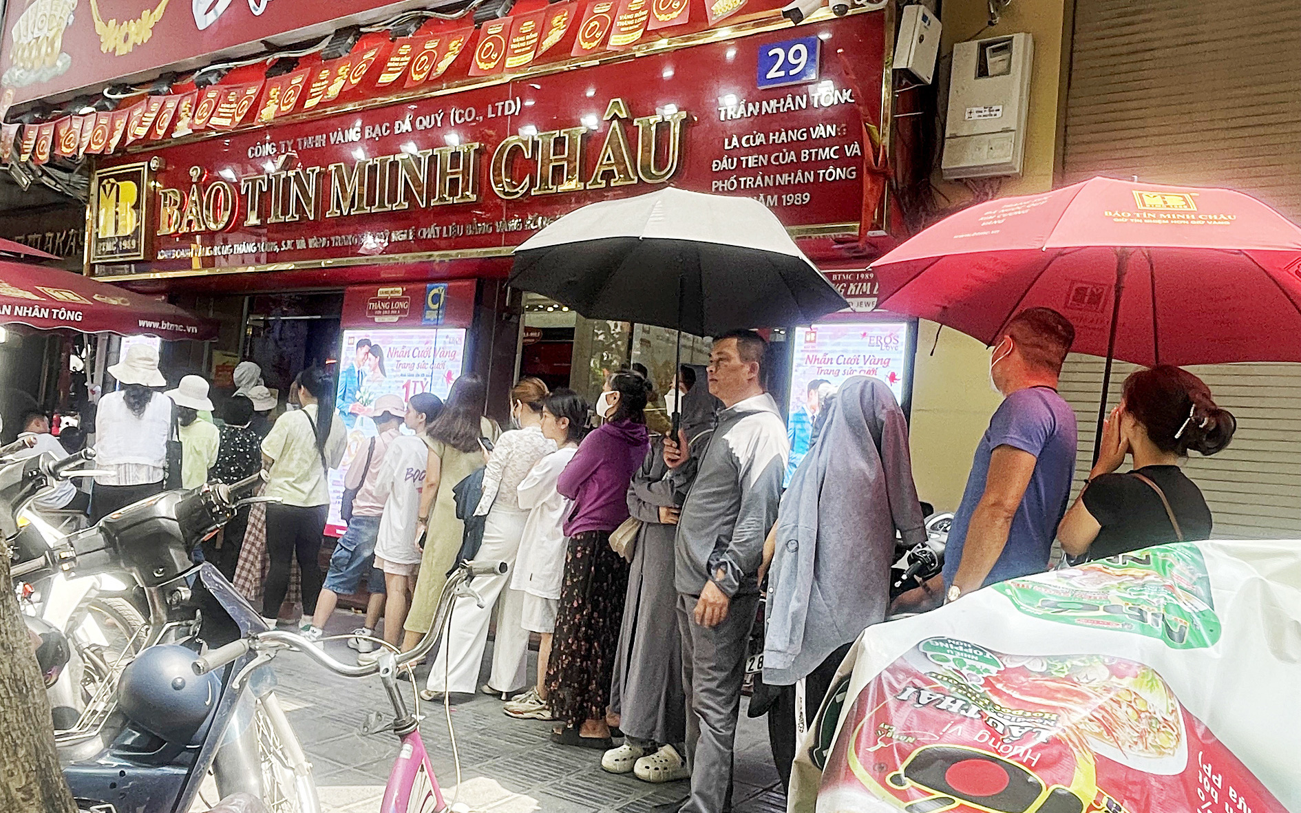 Hạ nhiệt giá vàng, đề xuất giải pháp không cần nhập thêm làm 'căng' tỉ giá- Ảnh 3. Cần 5 giải pháp cho thị trường vàng