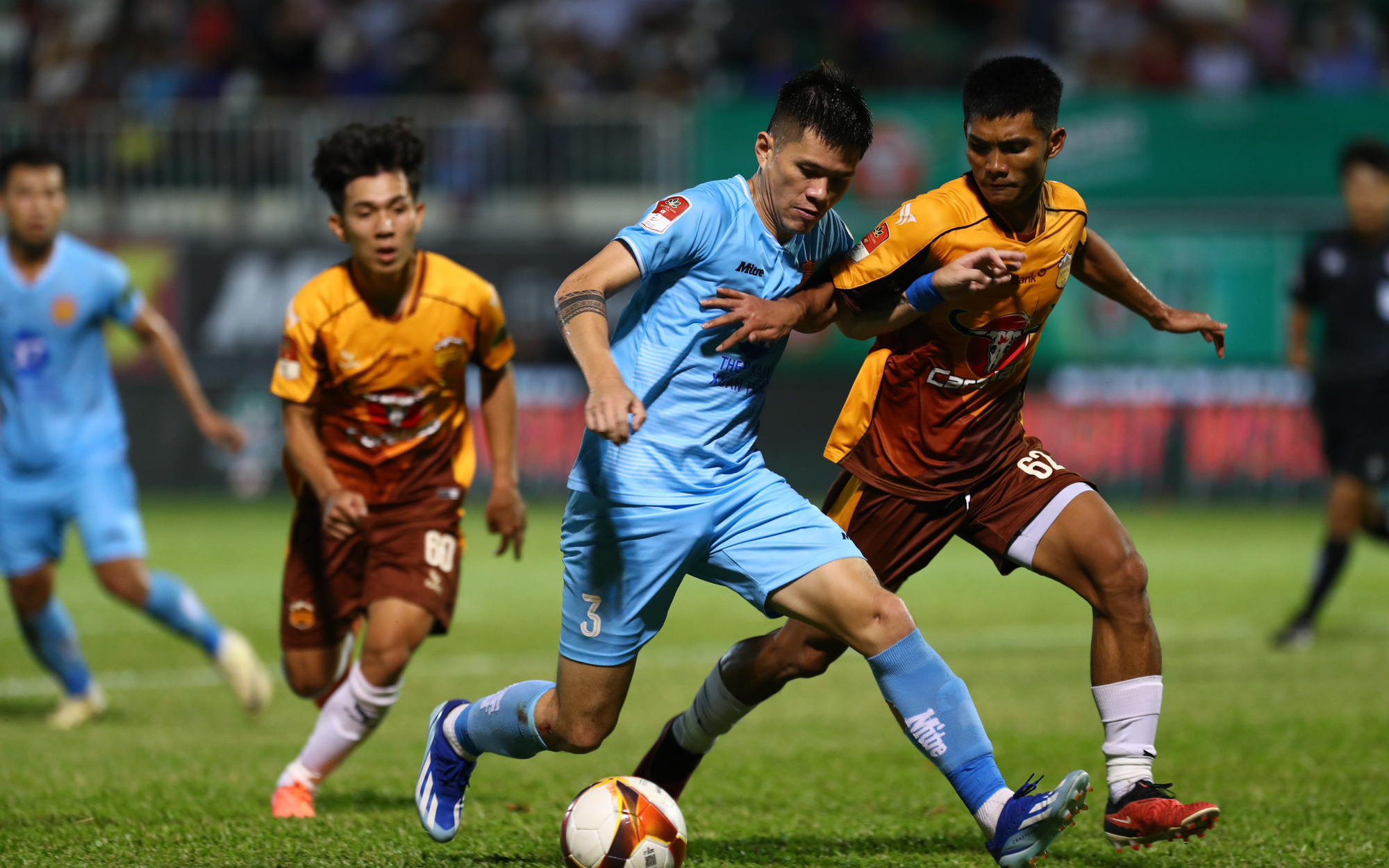 Hoàng Anh Gia Lai cầm chân Nam Định, cuộc đua vô địch V-League thêm hấp dẫn
