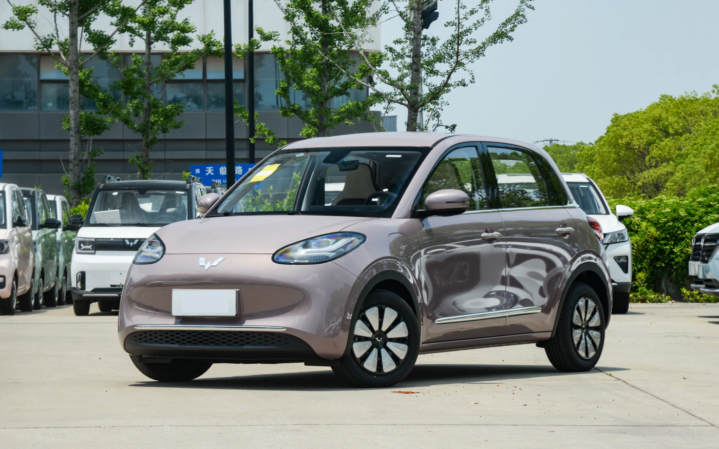 'Chán' làm ô tô điện mini, Wuling dự định sản xuất MPV 7 chỗ cho Đông Nam Á- Ảnh 6. Wuling Bingo EV sắp bán tại Việt Nam, giá khó dưới 500 triệu đồng