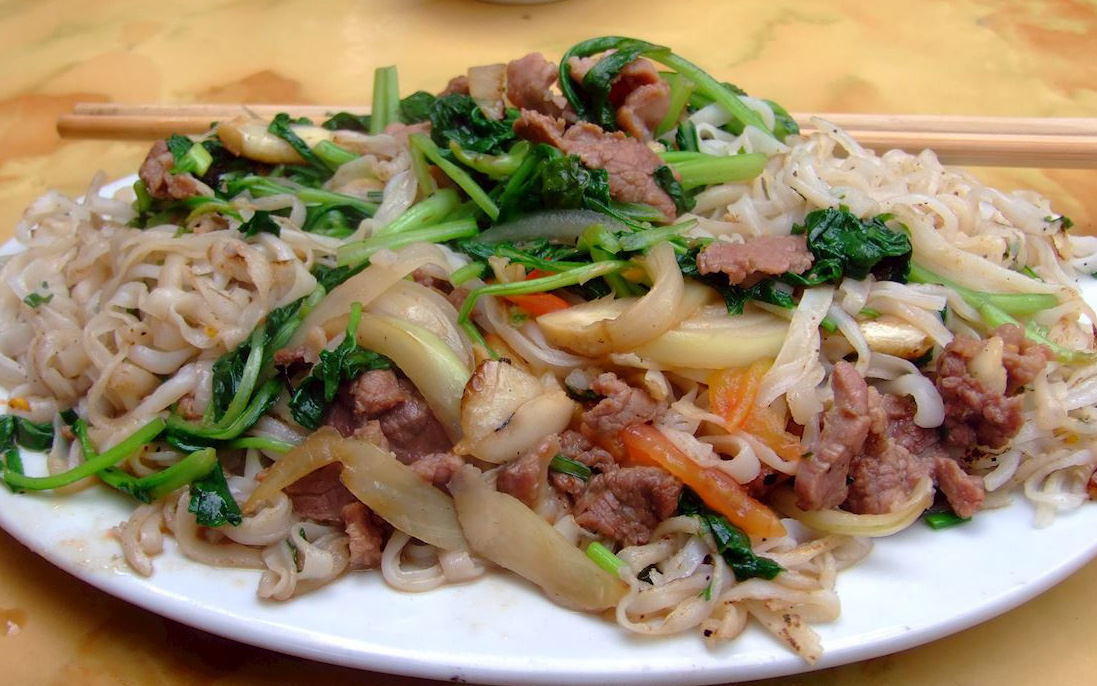 5 món ăn Việt vào top 100 món ăn đường phố châu Á ngon nhất- Ảnh 9. Phở trộn, nộm và gỏi gà của Việt Nam lọt Top 100 món trộn ngon nhất thế giới