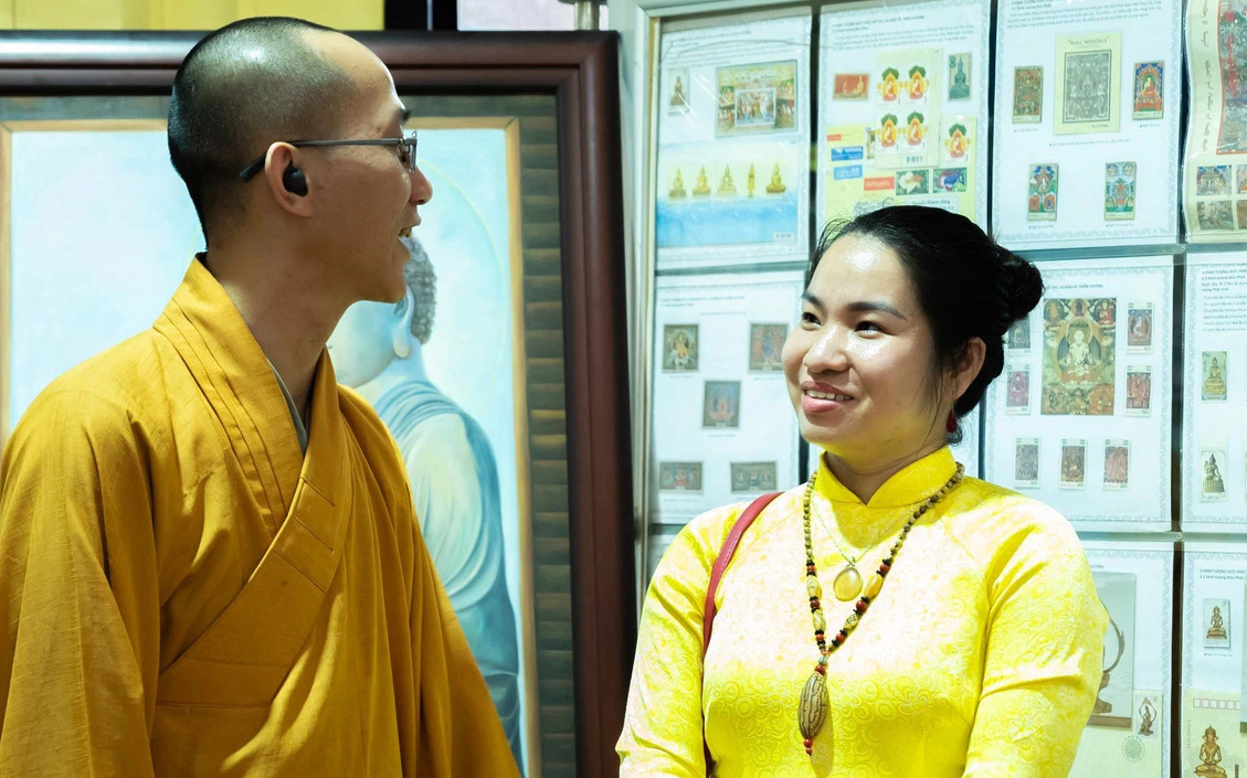 Phát hành bộ tem Truyện cổ tích Việt Nam: Cây tre trăm đốt- Ảnh 6. Ngắm bộ tem Phật in lụa duy nhất trên thế giới