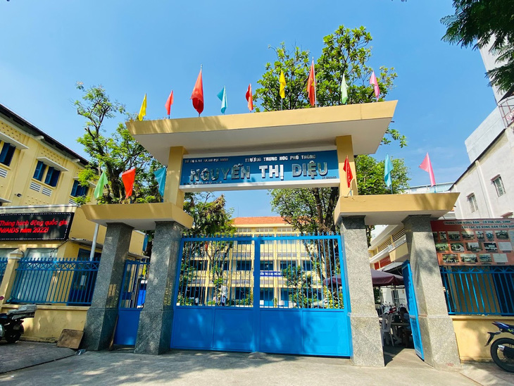 Giáo viên cho 6 học sinh đánh bạn: Còn nhiều cách nhân văn để răn đe các em