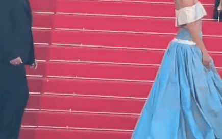 Selena Gomez rực rỡ áp đảo trên thảm đỏ Cannes, loạt khách mời hở bạo, diêm dúa- Ảnh 18. Sao Việt đi Cannes không đáng nhận mỉa mai "bị đuổi khỏi thảm đỏ"