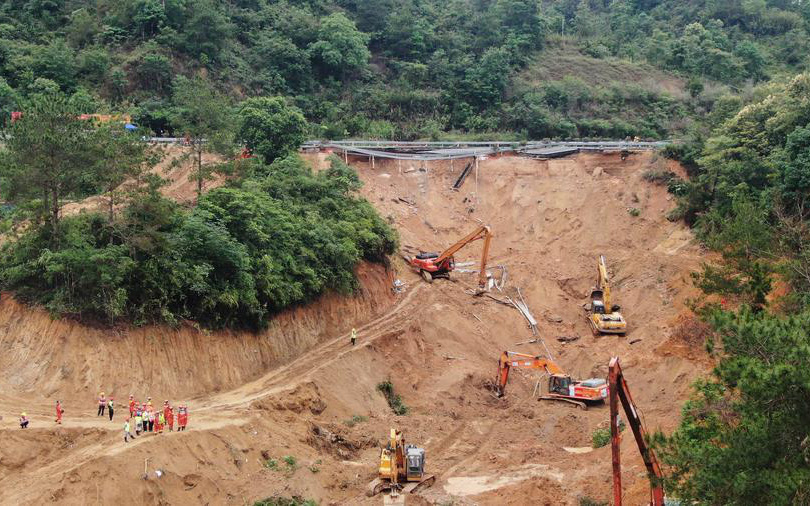 Sạt lở đất ở Trung Quốc khiến hơn 30 người mất tích, ông Tập chỉ đạo tổng lực cứu hộ - Ảnh 3.