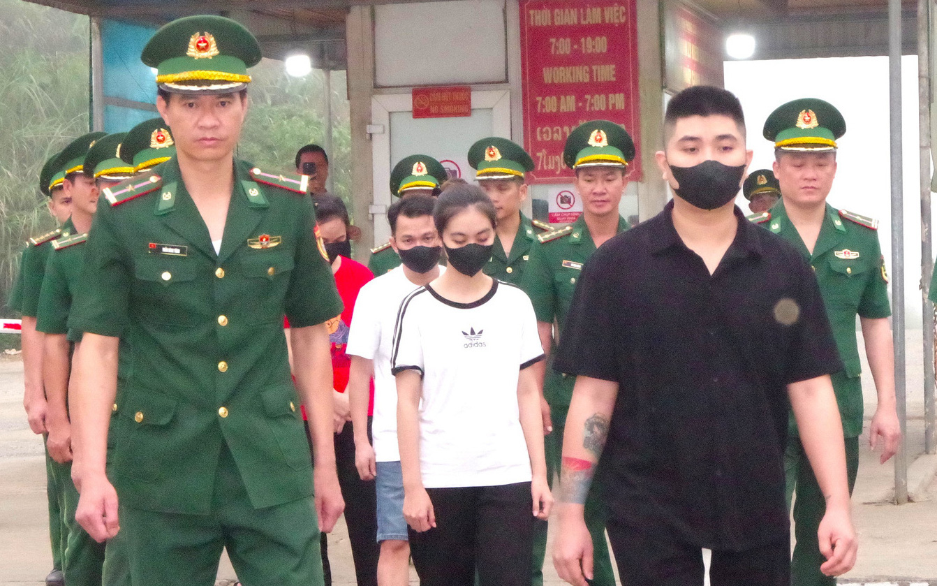 Thêm 5 người bị lừa 