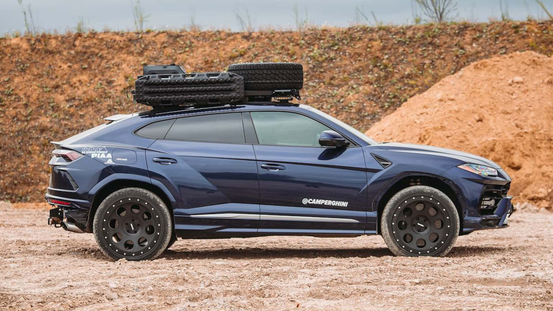 Biến Lamborghini Urus thành nhà di động: Lái cực thích, ở thì chật vật- Ảnh 3. img