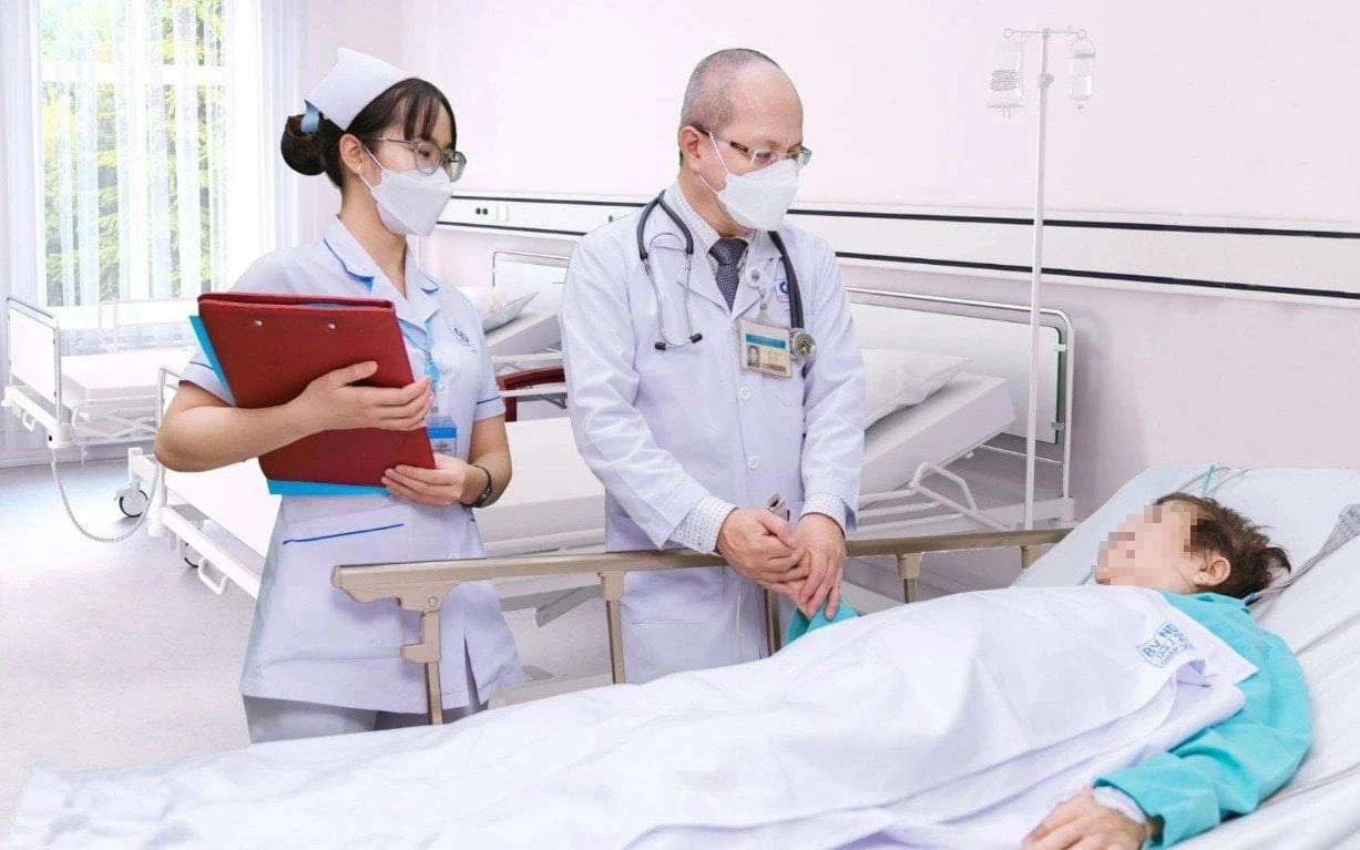 Cứu chữa trọng tài người Pakistan bị nhồi máu cơ tim tại Đà Nẵng- Ảnh 2. Tiếp khách nhiều, ăn đồ bổ, ít vận động dễ nhồi máu cơ tim