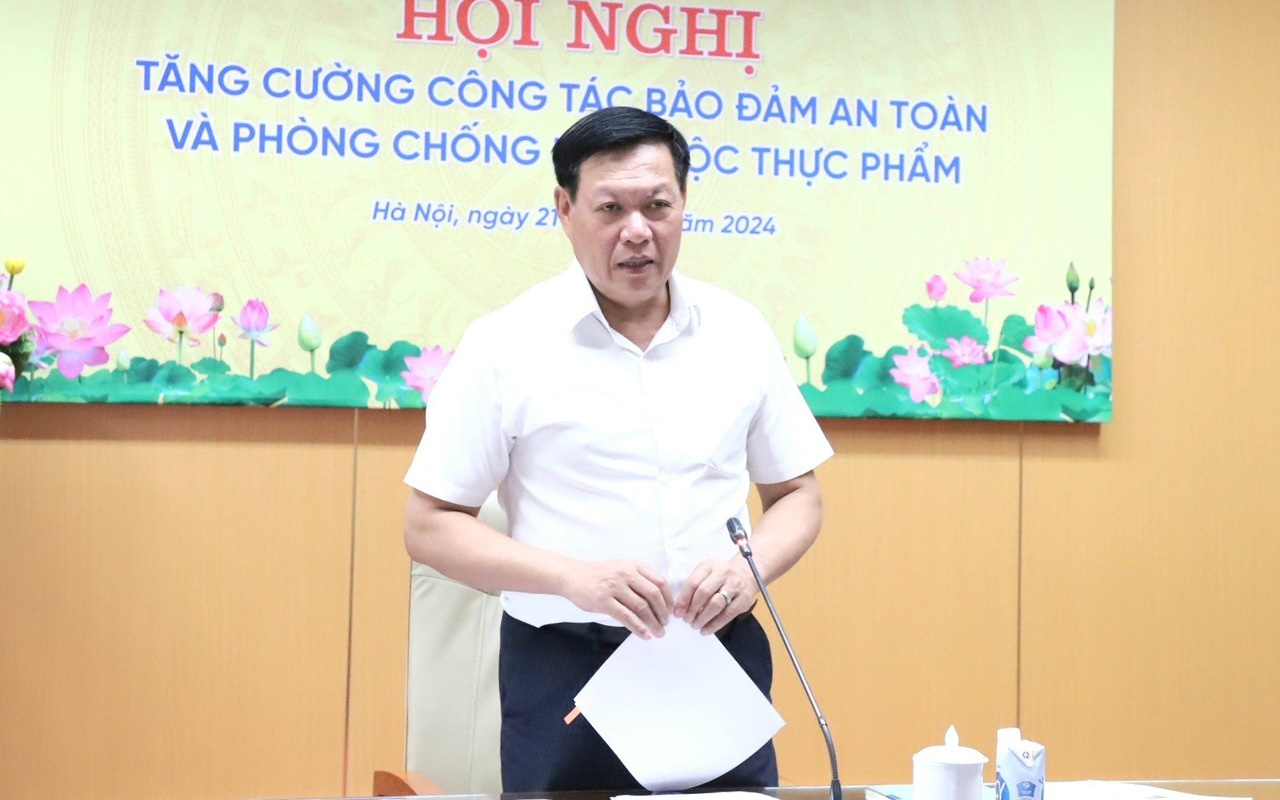 Bộ Y tế: Số vụ ngộ độc thực phẩm và số tử vong giảm so với cùng kỳ năm 2023- Ảnh 2. Ngộ độc thực phẩm gia tăng toàn vụ lớn, vài trăm người mắc/vụ