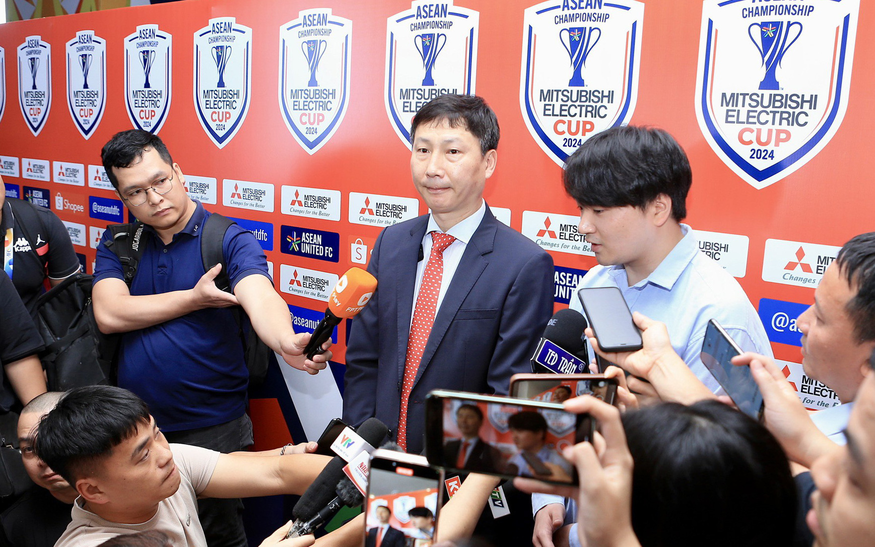 ‘Vua ném biên’ tuyển Indonesia bị đuổi sau 1 phút ra mắt K-League- Ảnh 2. HLV Kim Sang Sik: Sẽ cố gắng hết sức để thắng Indonesia