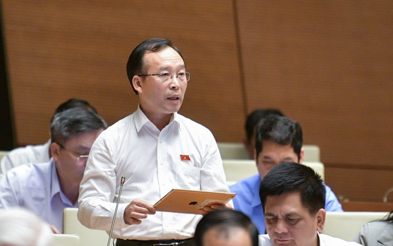 100% đại biểu thông qua Luật Đấu giá, người đấu giá vi phạm có thể bị truy cứu hình sự- Ảnh 2. Cấm người thân của đấu giá viên tham gia đấu giá, đại biểu lo hạn chế quyền tài sản