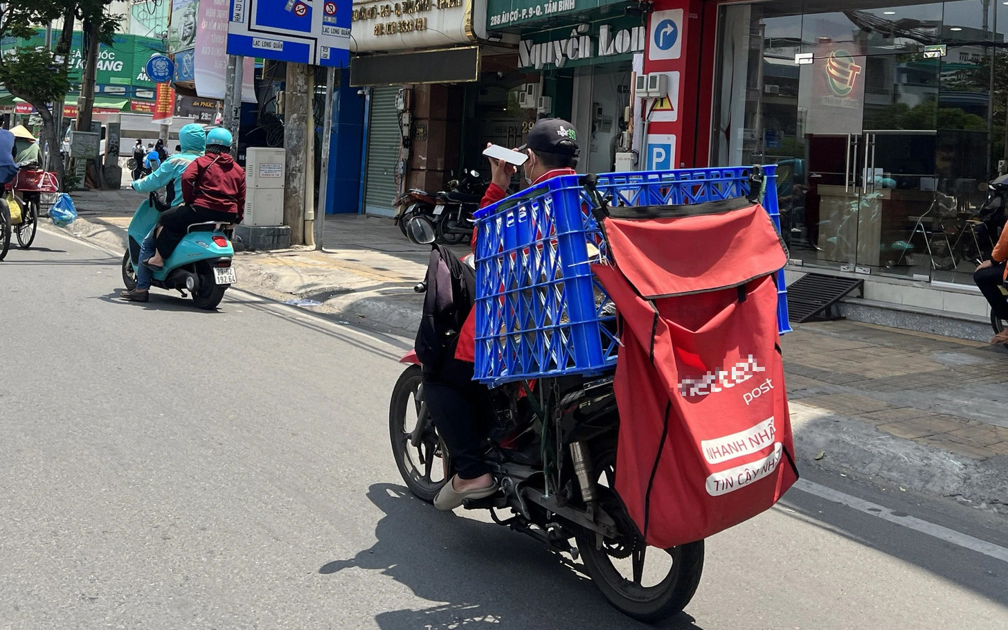 Khó xử khi khách xem quán cà phê là văn phòng, bàn hợp đồng inh ỏi- Ảnh 2. 'Thói xấu của người Việt là bóp còi vô tội vạ'