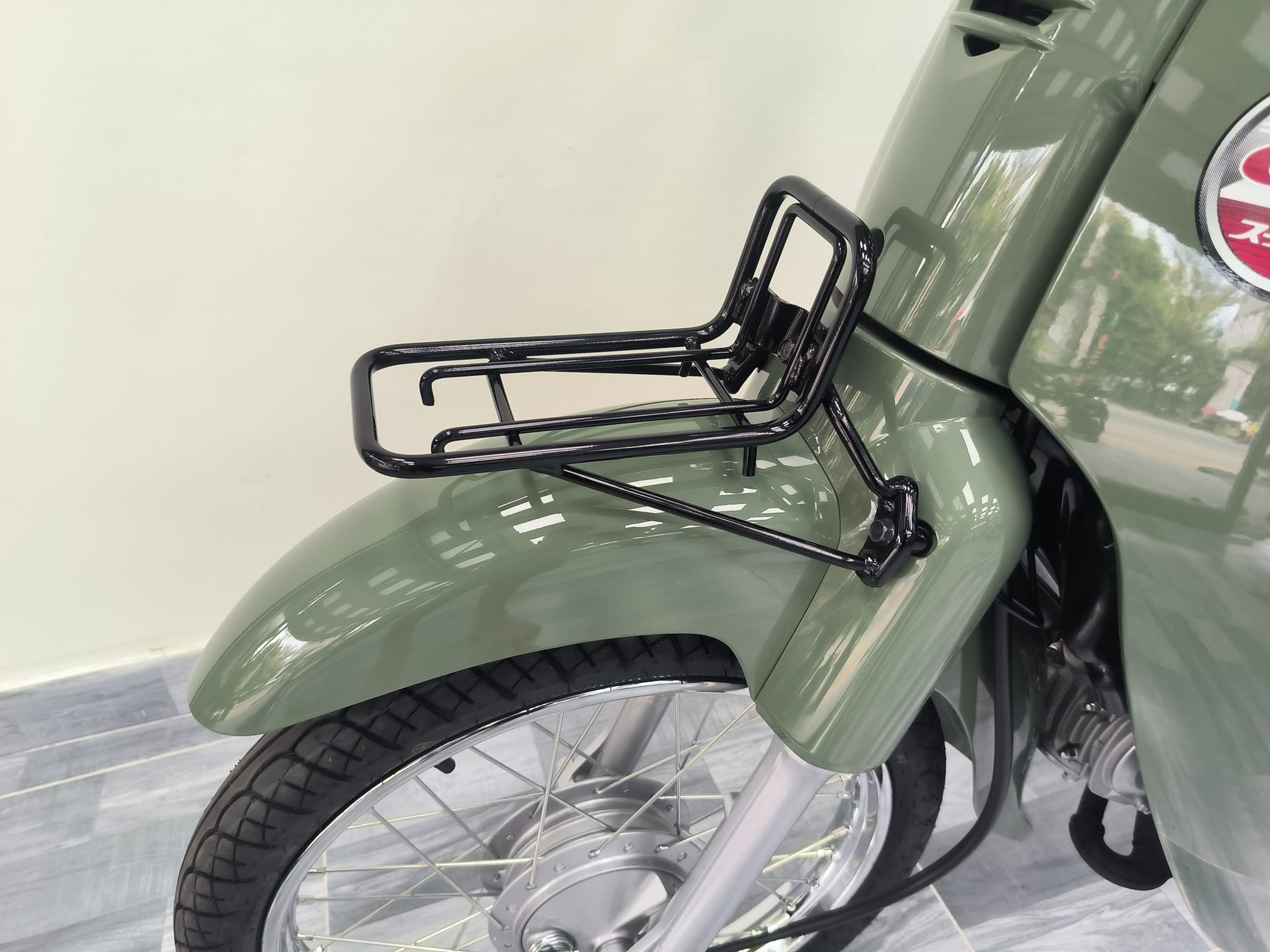 Đắt hơn 50 triệu đồng, Honda Super Cub 110 nhập Nhật hơn gì bản Thái ...