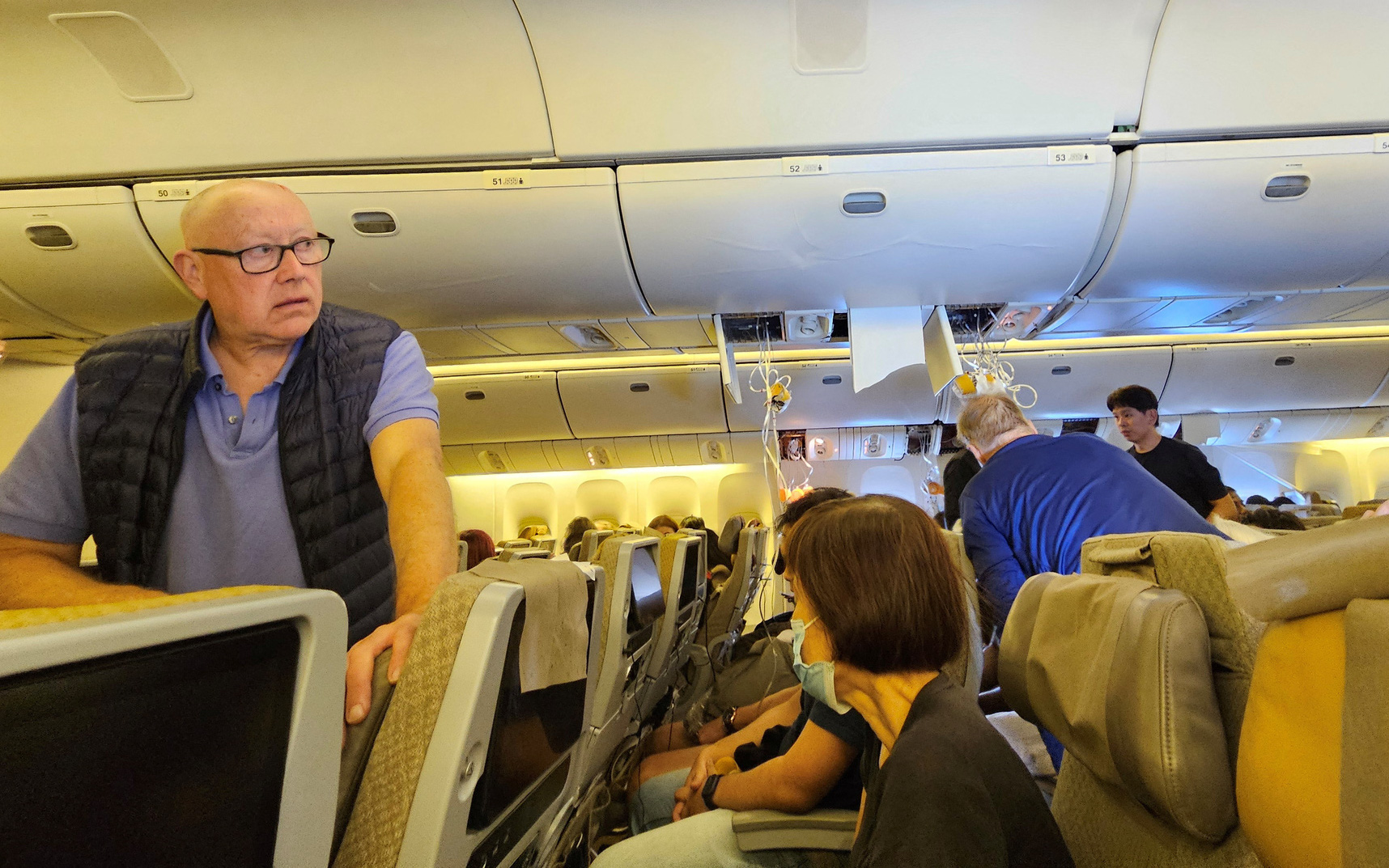 Lãnh đạo Singapore Airlines xin lỗi, hầu hết hành khách gặp nạn đã tới Singapore- Ảnh 4. Hành khách trên chuyến bay Singapore Airlines bị sự cố sẽ được bồi thường ra sao?