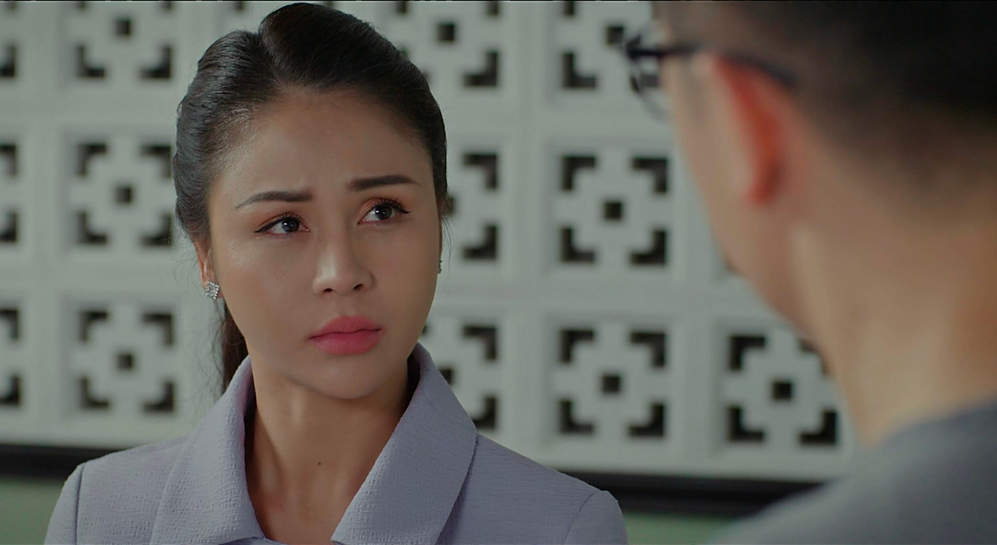 השחקנית לואונג תו טראנג מגלמת את אן ניהין בסרט  Diễn viên Lương Thu Trang vai An Nhiên trong phim Trạm cứu hộ trái tim - Ảnh: ĐPCC