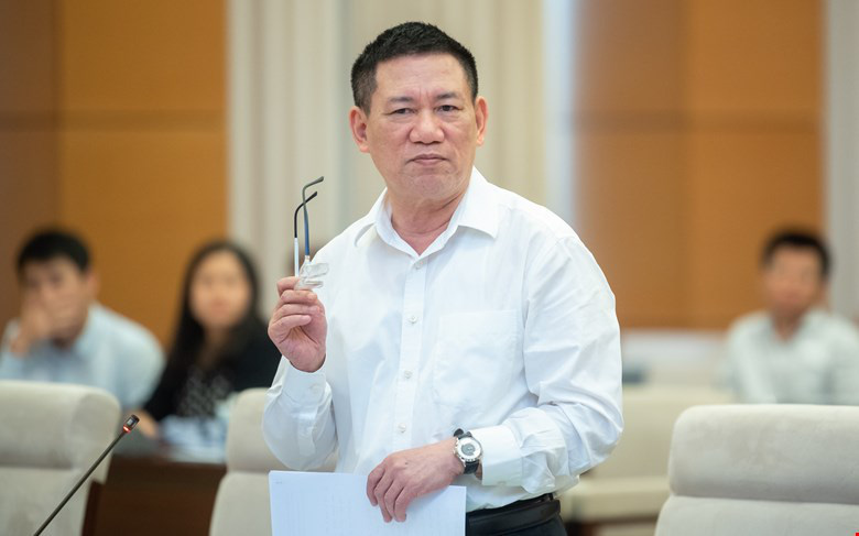 Vé máy bay 0 đồng, sao khách phải trả cả triệu đồng?- Ảnh 2. Bộ trưởng Hồ Đức Phớc: Tỉ lệ thuế, phí trong giá vé máy bay rất ít