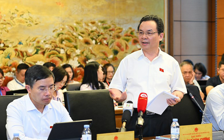 Đại biểu Quốc hội kiến nghị gỡ khó cho doanh nghiệp kinh doanh vàng- Ảnh 2. Cứ đấu thầu giá vàng lại tăng, đại biểu hiến kế áp dụng 'đấu thầu ngược'