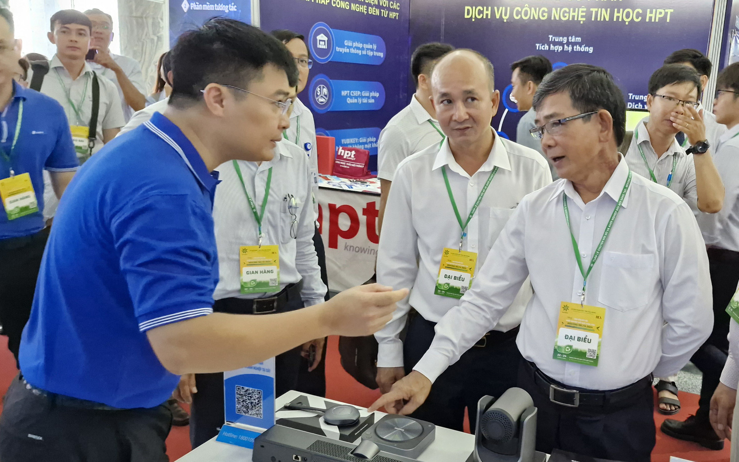 Bộ sưu tập 700 máy ảnh qua nhiều thập kỷ ở miền Tây- Ảnh 6. Khai mạc tuần lễ chuyển đổi số và khởi nghiệp đổi mới sáng tạo tại Hậu Giang