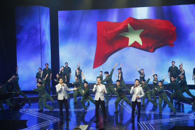 การแสดงใน Melody of Pride - ภาพ: VTV Tiết mục văn nghệ trong Giai điệu tự hào - Ảnh: VTV