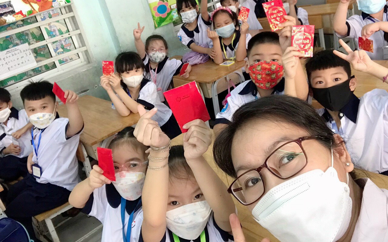 Tranh cãi tưng bừng xung quanh chữ H trong phiếu liên lạc- Ảnh 2. Chỉ vì 1 chữ H mà con không được danh hiệu xuất sắc, phụ huynh bức xúc