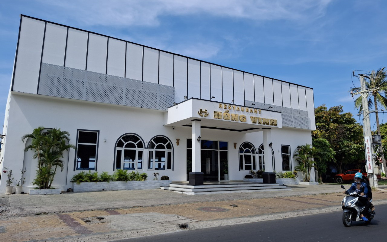 Vụ hơn 70 công nhân ngộ độc: Bếp ăn không đảm bảo vệ sinh- Ảnh 2. Vụ nghi ngộ độc ở Bình Thuận: Không tìm được nguyên nhân do nhà hàng tự đi kiểm nghiệm