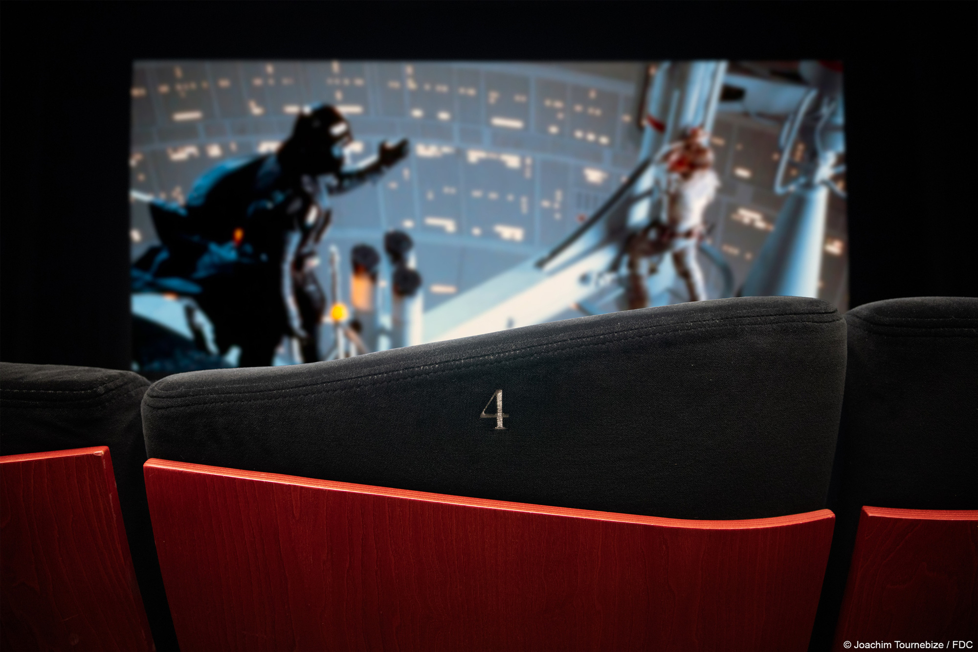 រោងមហោស្រព Cannes បង្ហាញខ្សែភាពយន្ដ Khán phòng Cannes chiếu cảnh phim