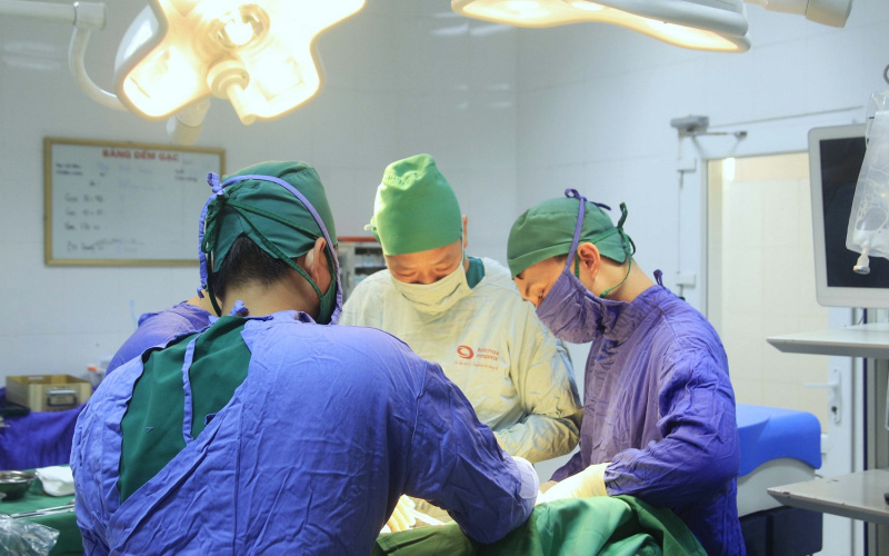 Nam thanh niên 23 tuổi tưởng 'phát tướng' béo bụng, ngờ đâu ‘ôm’ khối u 8kg- Ảnh 2. Tự sờ thấy khối u ở bụng, đi khám phát hiện mắc cùng lúc 2 bệnh ung thư