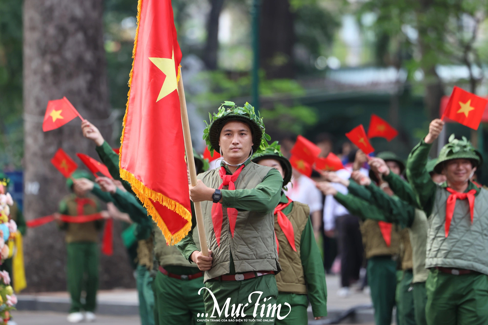 Hoành tráng lễ diễu hành tại hội quân Em là chiến sĩ Điện Biên Thành phố Bác Hồ- Ảnh 1.
