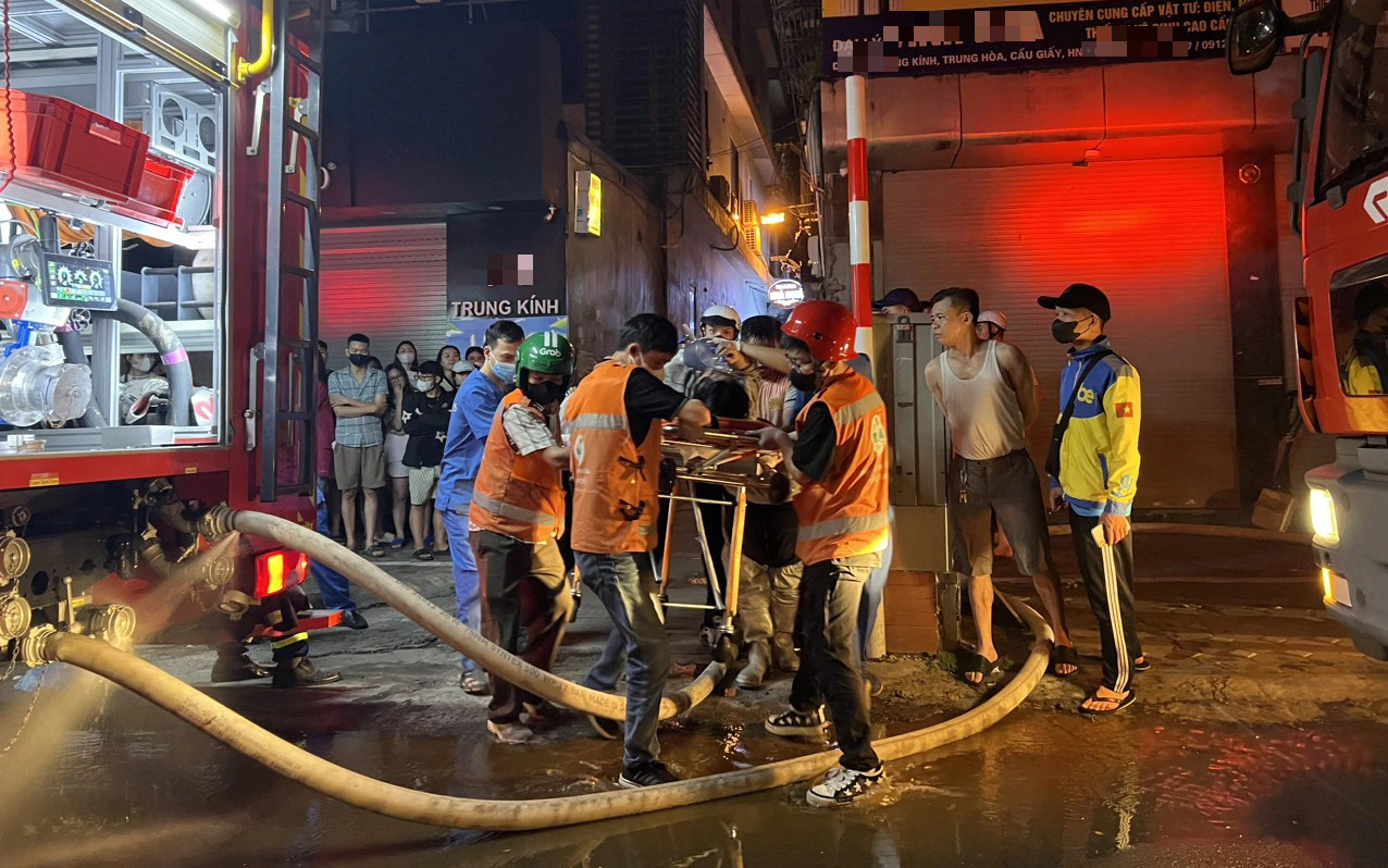 Hỗ trợ các nạn nhân trong vụ cháy nhà trọ làm 14 người chết bằng cách nào?- Ảnh 2. Đã có kết quả ADN 3 nạn nhân không thể nhận dạng trong vụ cháy nhà trọ ở Trung Kính