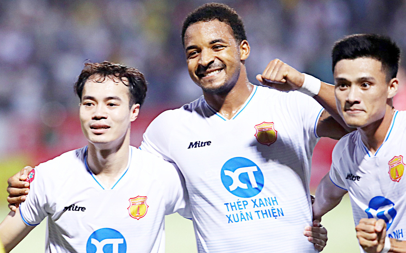 V-League 2023-2024: Căng thẳng đua trụ hạng- Ảnh 4. Đua vô địch V-League 2023-2024: CLB Nam Định sẽ gượng dậy?