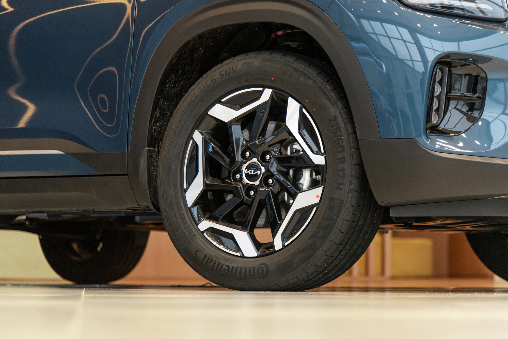 Kia Seltos 2024 có bản mới ở Việt Nam: Giá 749 triệu, cắt ADAS, động cơ tăng áp mạnh ngang GT-Line- Ảnh 5. Kia Seltos 2024 có bản mới ở Việt Nam: Giá 749 triệu, cắt ADAS, động cơ tăng áp mạnh ngang GT-Line- Ảnh 5.