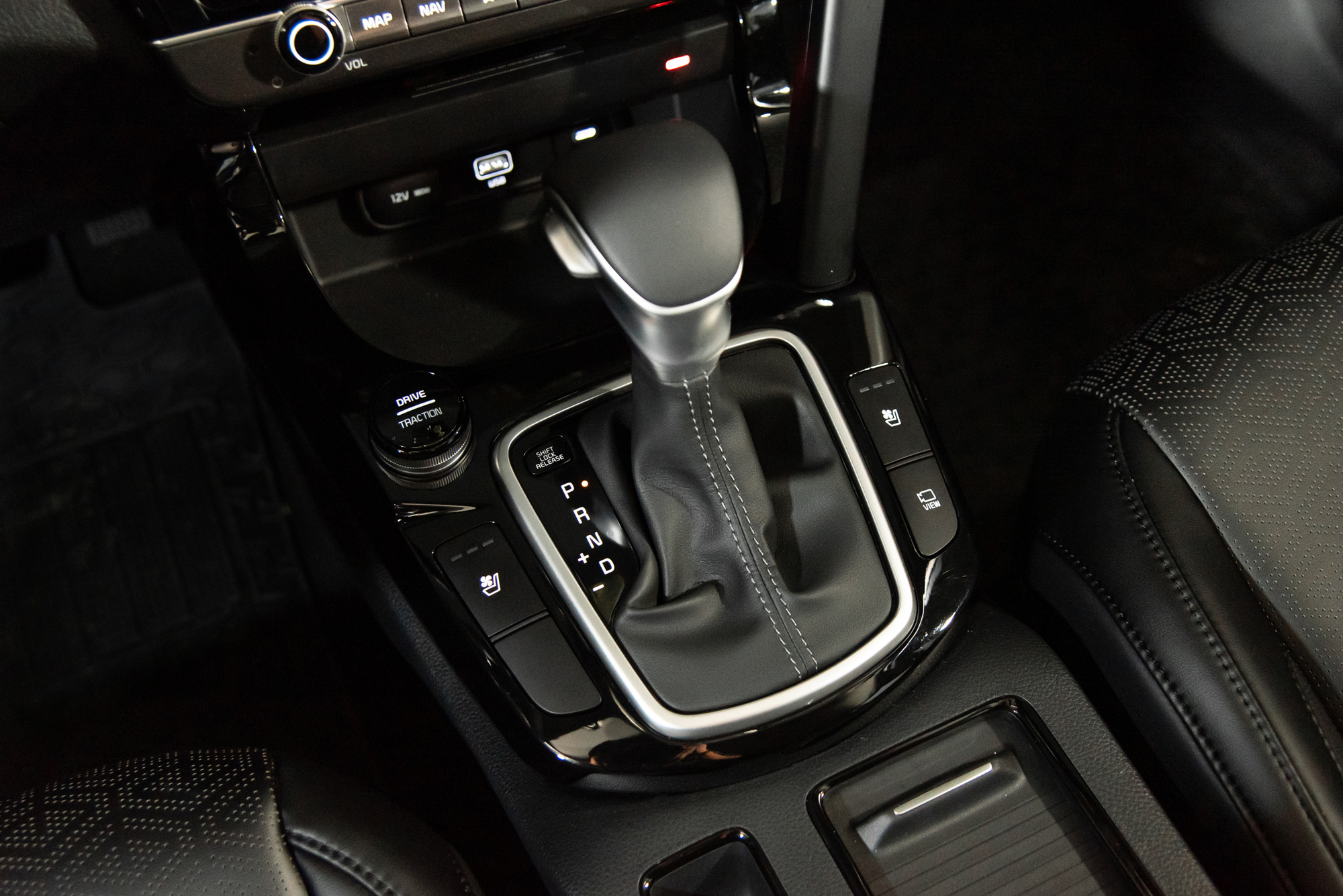 Kia Seltos 2024 có bản mới ở Việt Nam: Giá 749 triệu, cắt ADAS, động cơ tăng áp mạnh ngang GT-Line- Ảnh 8. Kia Seltos 2024 có bản mới ở Việt Nam: Giá 749 triệu, cắt ADAS, động cơ tăng áp mạnh ngang GT-Line- Ảnh 8.